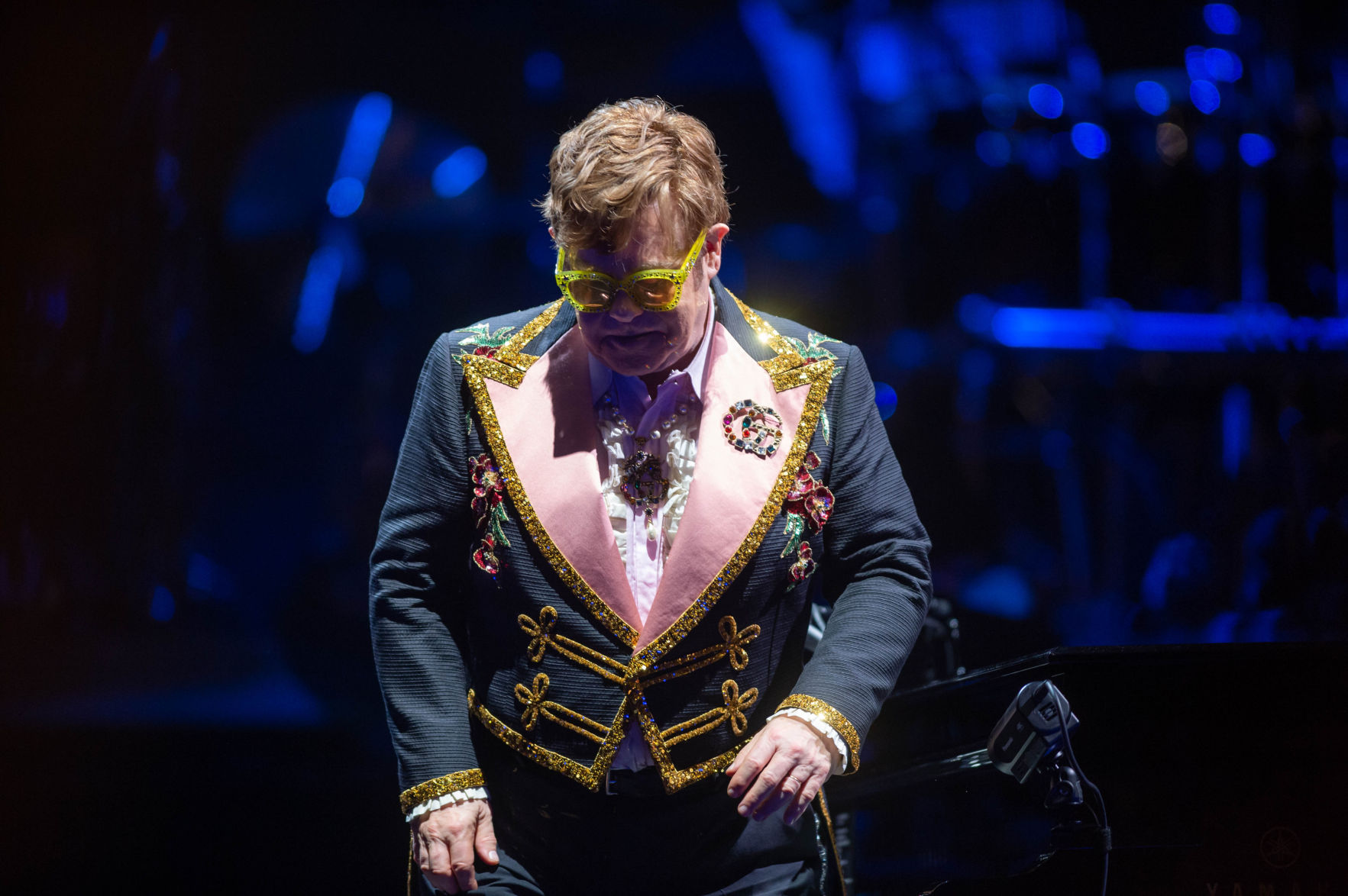 NO.eltonreview.120818.cg.13